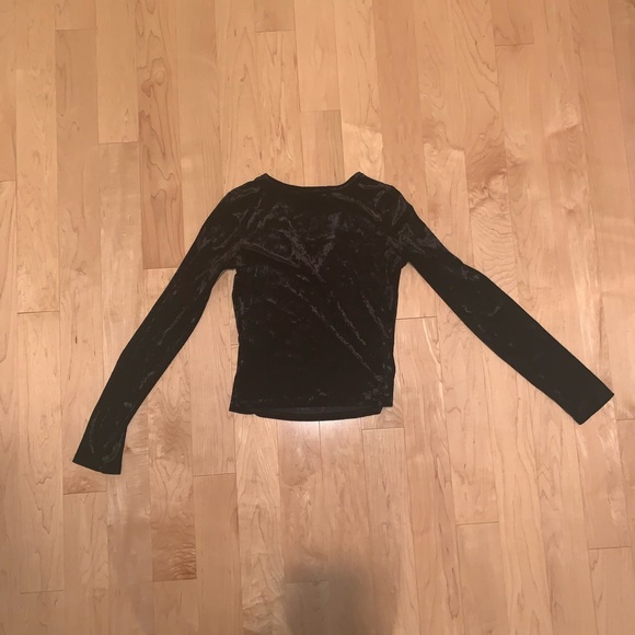 Velvet Keyhole Top - Picture 3 of 4